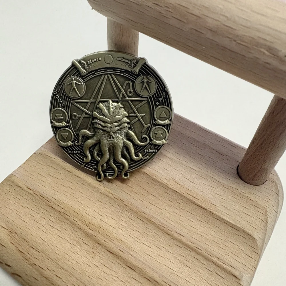 3D stereoscopic Cthulhu Pentagram Badge HP Lovecraft Necronomicon Sigil Brooch Kraken relief  Pin Vintage Metal Accessories