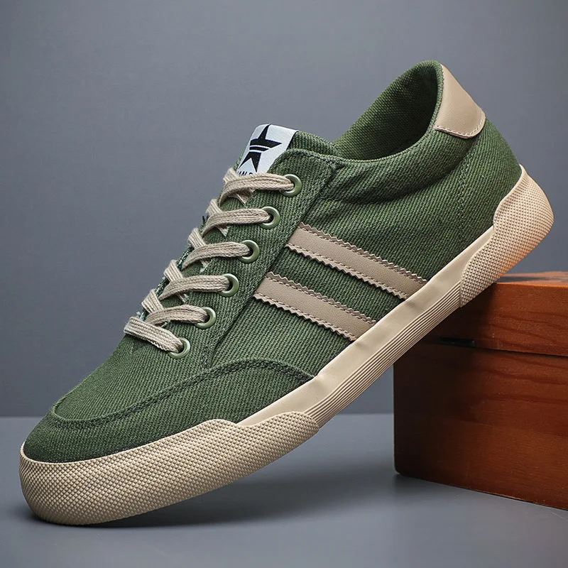 2026Fashion Red Men\'s Canvas Sneakers Original Low Cut Skateboarding Shoes Men Comfortable Non-slip Vulcanized Shoes For Men