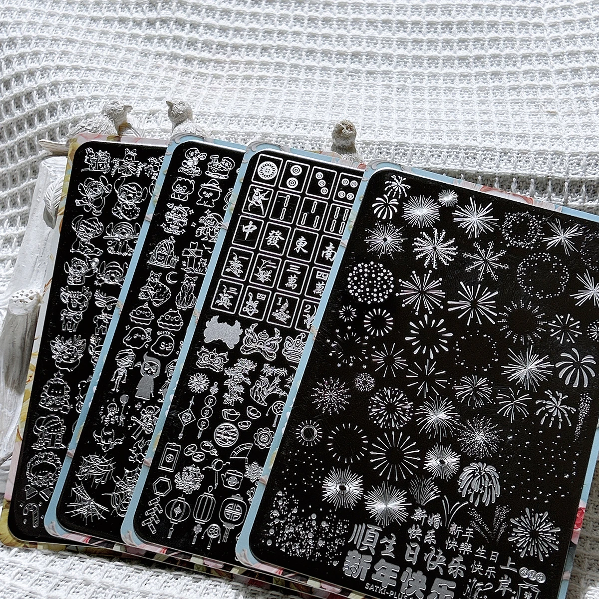 Modelli per timbratura delle unghie Trasferimento trasparente Timbro in silicone Piastra in acciaio Strumenti per nail art Frutta Cartoon Fagiolo rosso Ciliegia Fragola Banana Anguria Pesca Decorazione delle unghie Stampaggio Piastra in acciaio Principiante No-Painting Modello di decorazione delle unghie