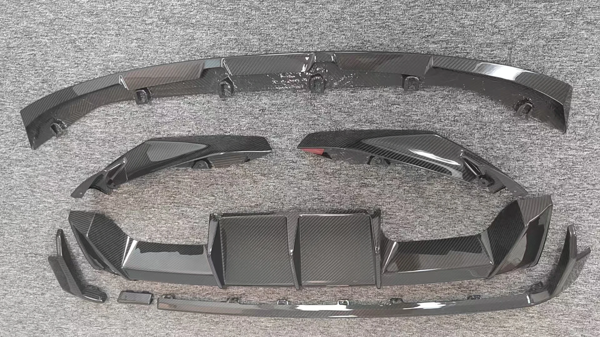 G80 M3/G82 M4 شفة ممتصة للصدمات الأمامية من ألياف الكربون الجافة طراز MP - مناسبة تمامًا