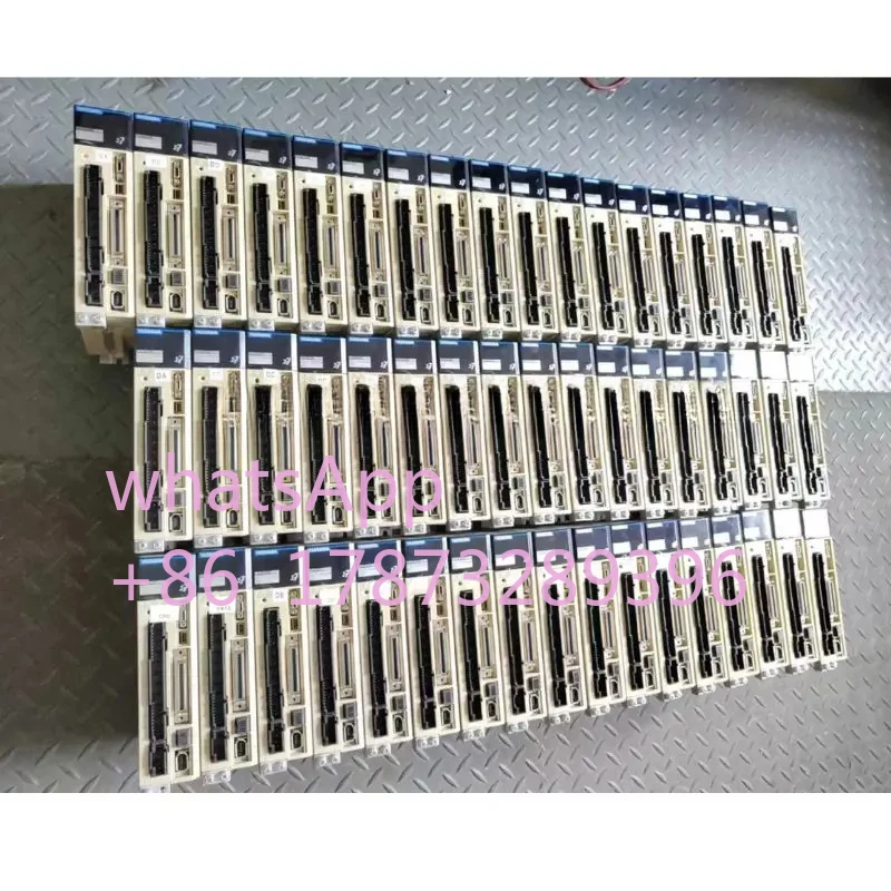 Drive Servo Bekas SGD7S-R90A10A002 SGD7S R90A10A002 Fungsi Normal Diuji OK