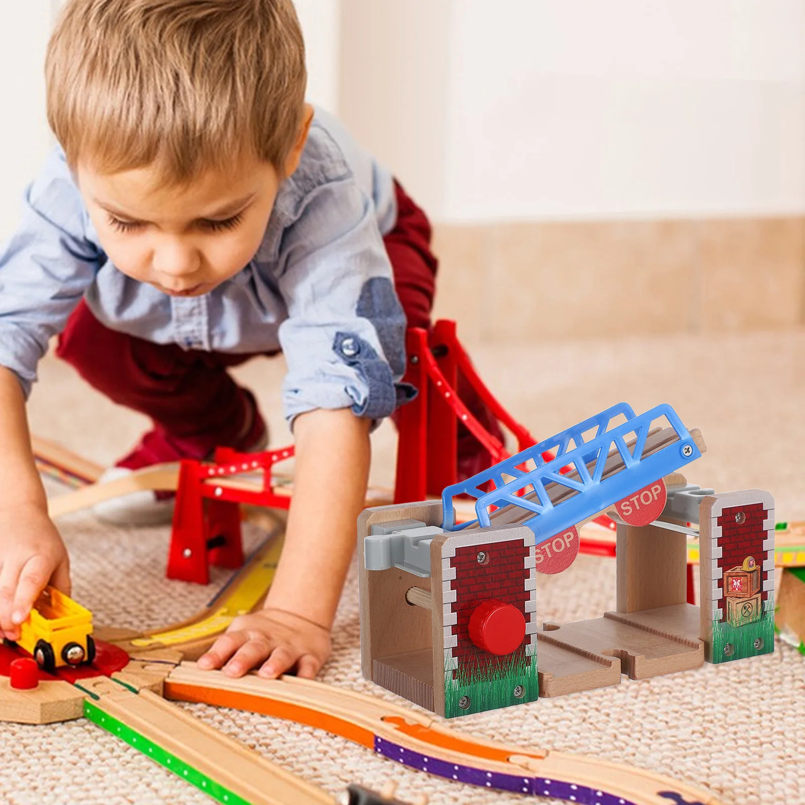 جسر الرفع لملحقات المسار الخشبي لسكك الحديدية القطار يحفز المهارات الحركية في سكة القطار التعليمية للأطفال