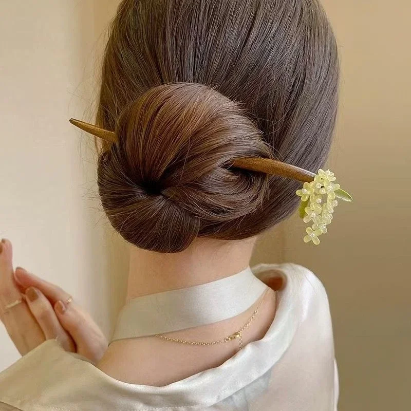 Traditional Chinese Wood Hairpin – Osmanthus Tassel Stick for Classic Bun & Updo, Ideal for Cheongsam and Hanfu Everyday