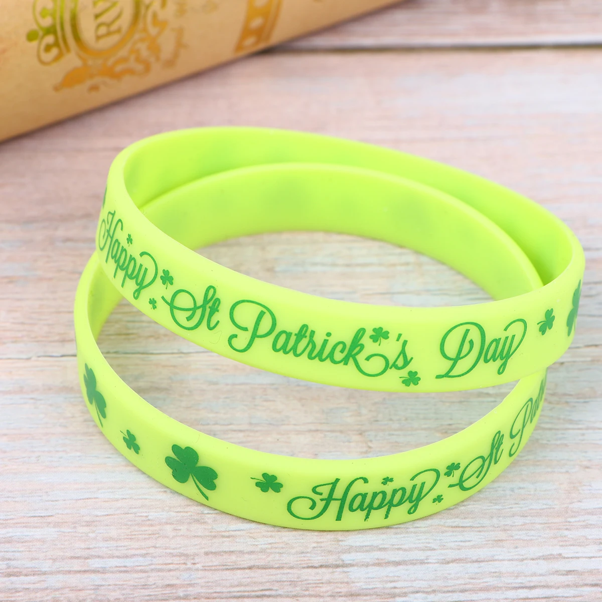 

24pcs Wristbands Clover Silicone Wristband Soft Silicone Bracelets St Patrick Party Bracelets Day Toys