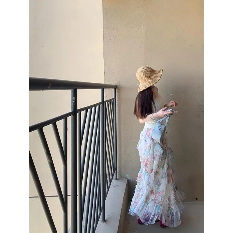 Lace Splicing V-Neck Short Sleeve T-Shirt Heavy Embroidery Irregular Printing Mesh Cake Skirt Design Casual Women's Top