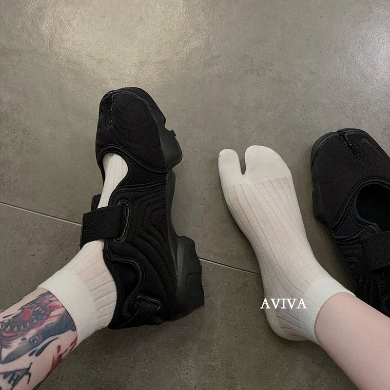 High Quality Comfortable Soft Summer Thin Split Toe Woman Cotton Socks Solid Color Striped Two-Toed Japanese Harajuku Tabi Sox