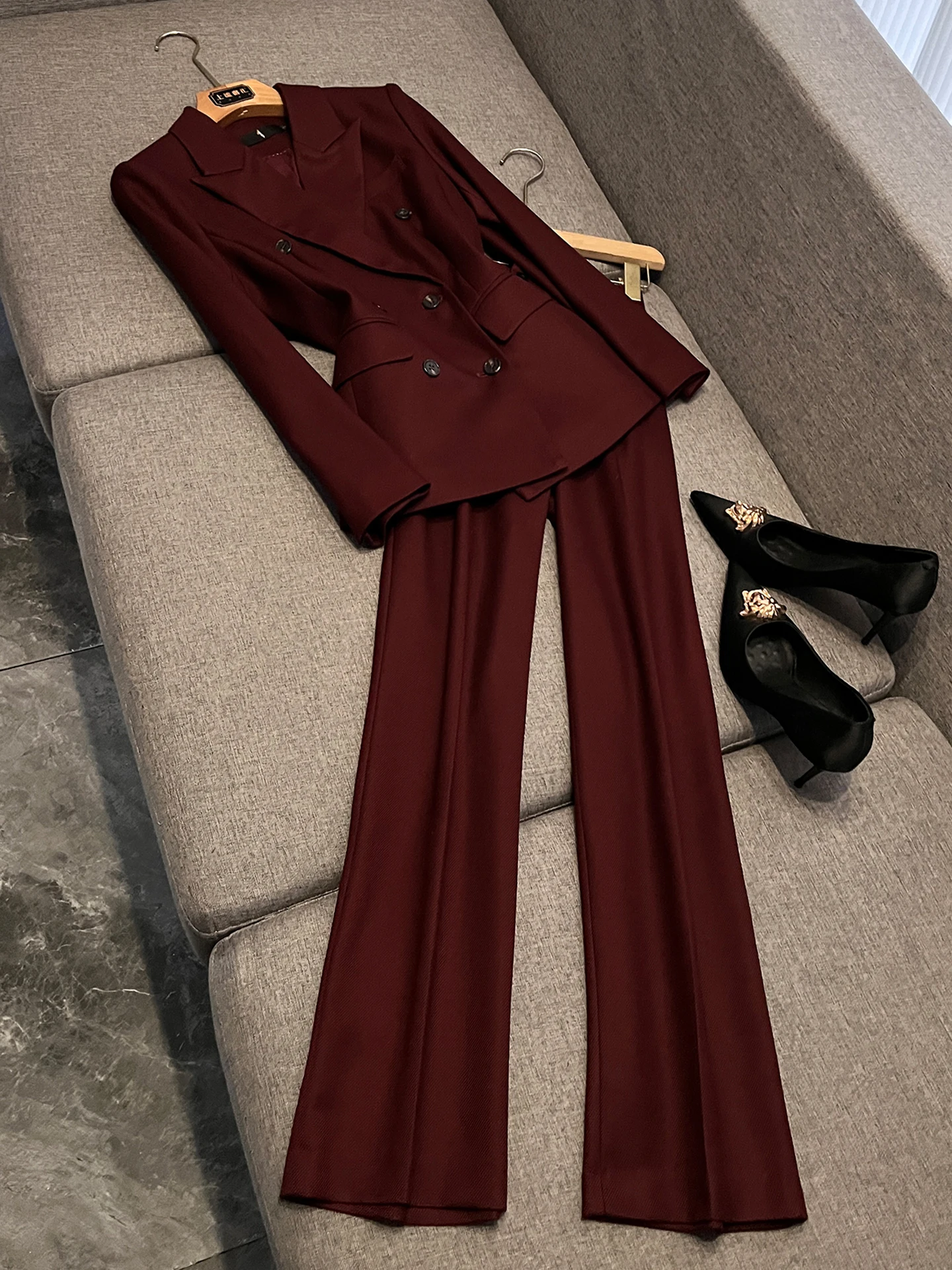 

Spring 2026 Bordeaux Red Women's Suit Set Casual Faionable Profional Outerwear Polyester Material Quali Crtsmanip