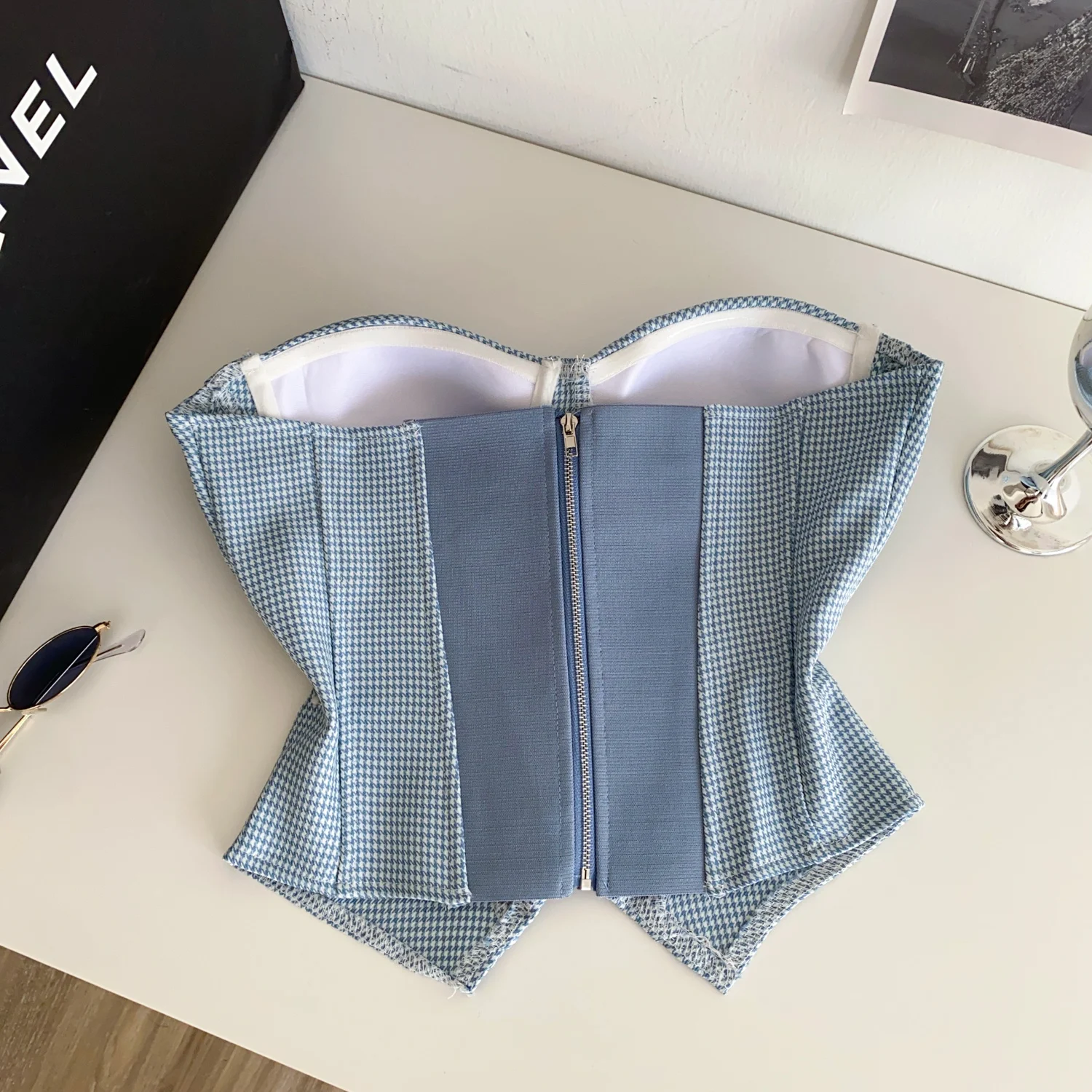 Clothland المرأة ريترو منقوشة المحاصيل الأعلى حمالة أكمام الخامس الرقبة سستة مشد قميص خمر مثير سليم بلوزة Blusa WA386 #2