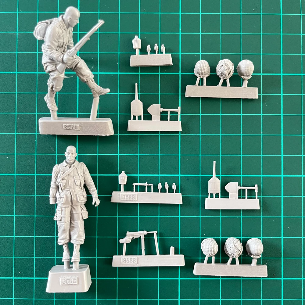 1/35 Resin Model Figure Kits GK , Two People，Military Theme，Unassembled And Unpainted，364C