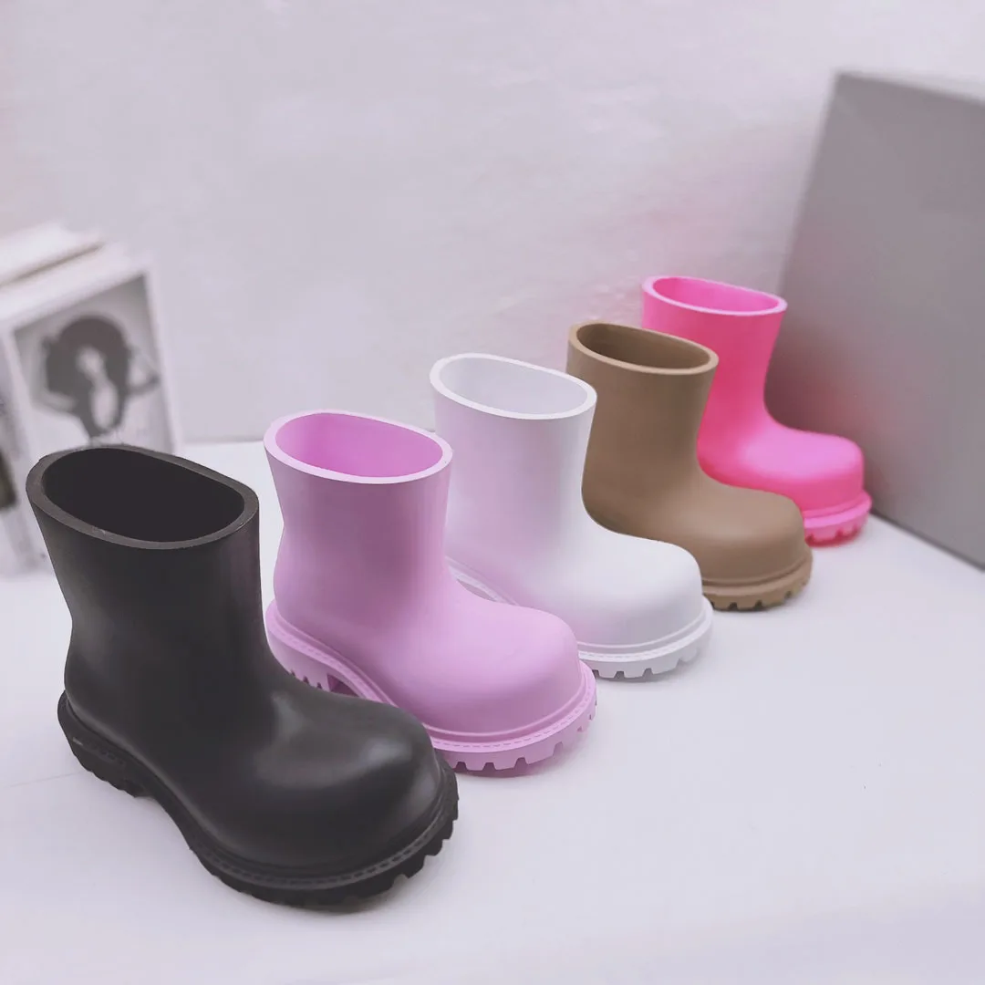 

New Style Big Toe Boots, Fashionable, Short Tube Trendy Boots for External Wear, Flat Bottomed Anti Slip, Ugly & Cute Water Shoe