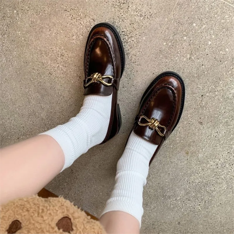 

New Washed Cowhide Leather Loafers Women 3CM Heel Slip On Moccasins Vintage Metal Chain Elegant Office Shoes Black Brown
