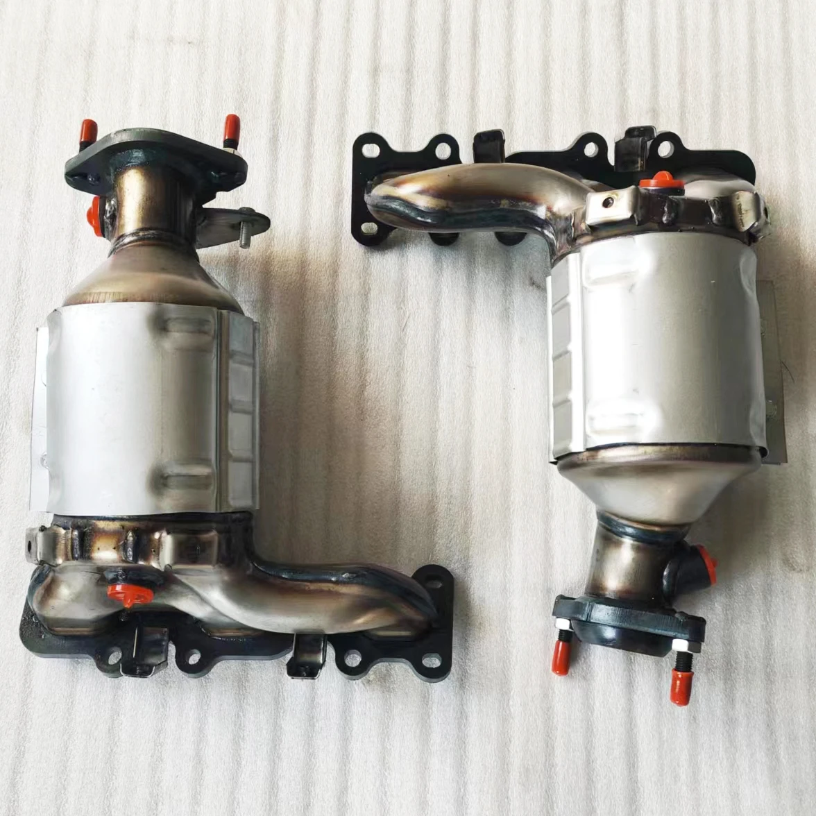 نظام عادم السيارة محرك توربو لفورد اكسبلورر 3.5 محفز مشعب عادم السيارة الحفاز لفورد