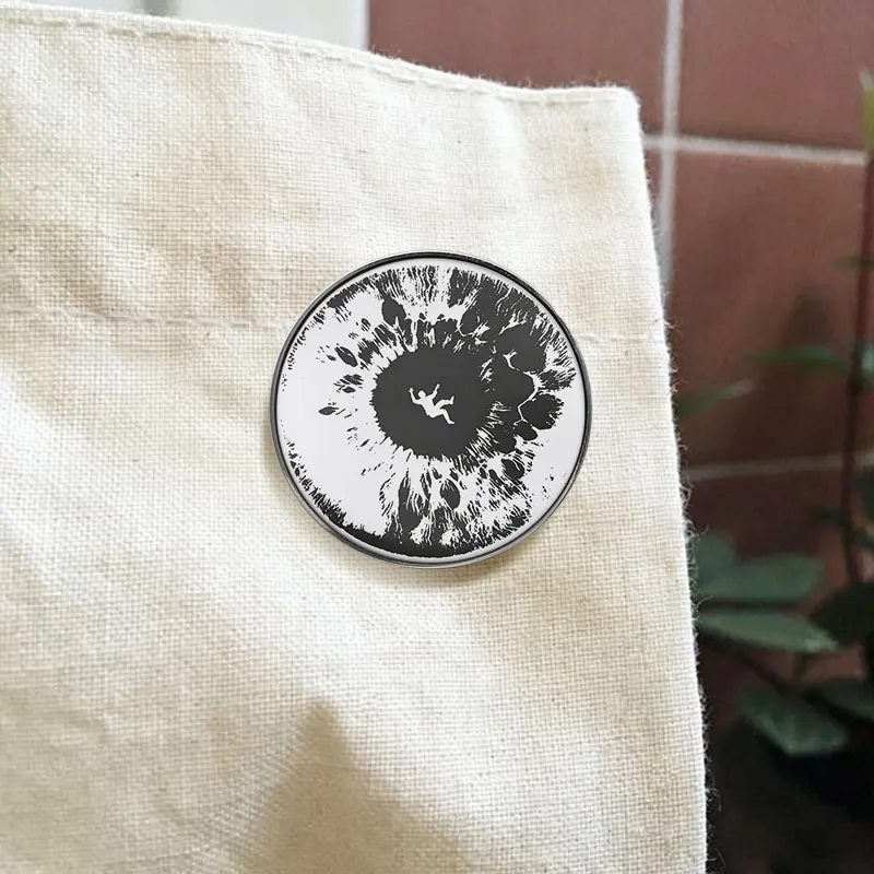 Black White Ink Eye Silhouette UV Printing Pin Abstract Art Falling Person Brooch Backpack Lapel Badge Jewelry Gift For Friend