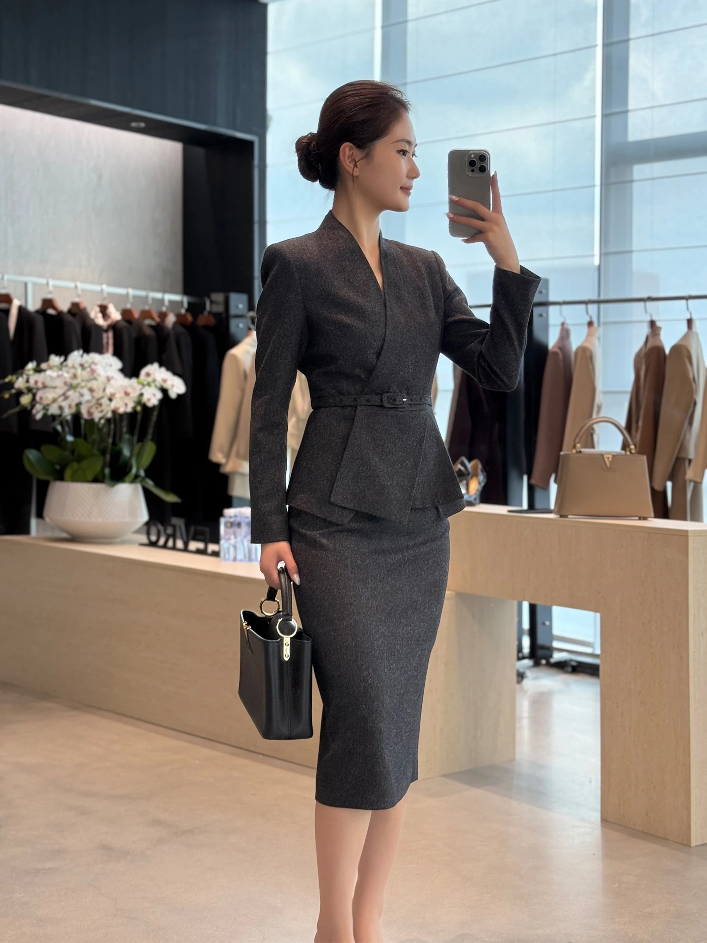 

Ретро-костюм: приталенный жилет, юбка и брюки-палаццо для женщин, комплект из трех предметов