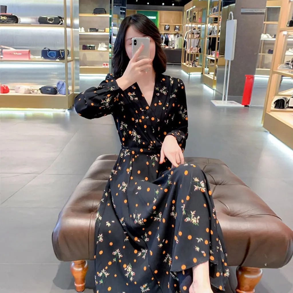 Falda adelgazante de talla grande para mujer, vestido de otoño de estilo coreano que cubre el vientre, diseño de diosa del temperamento, moda de reducción de edad