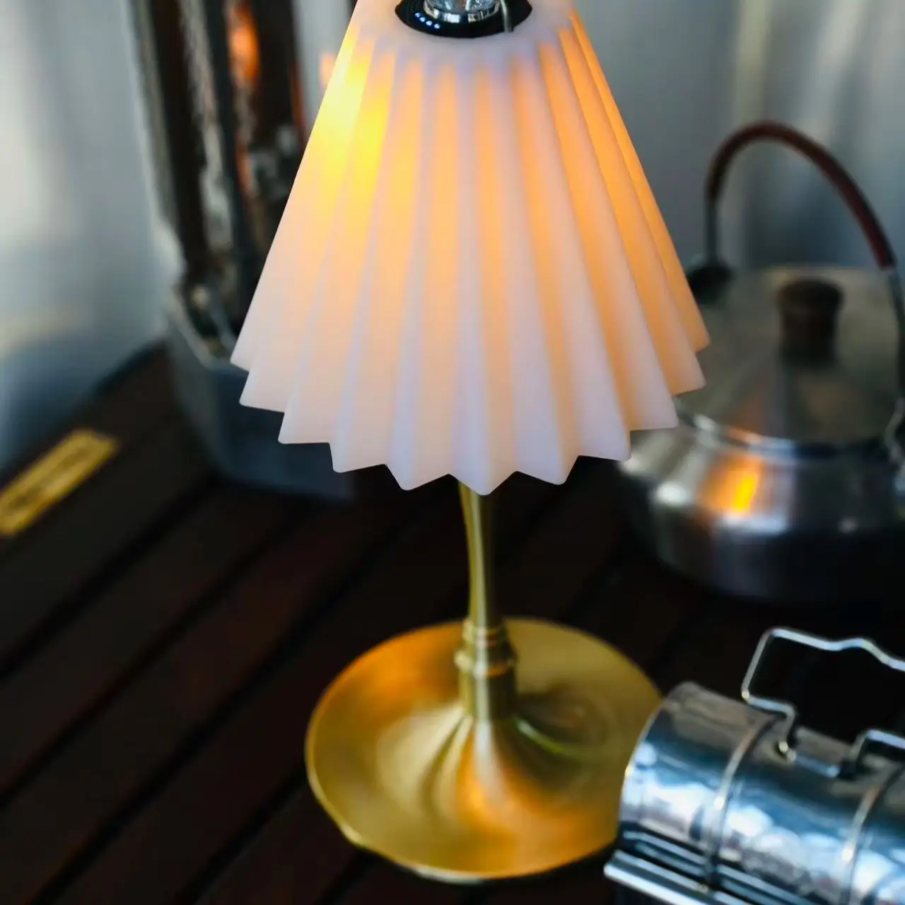 Portable Detachable Brass Camping Lamp Holder for Outdoor Camping |   1/ 4inch Universal Screw Thread |   Classic Texture, Stable Base (Height 17Cm/Weight 660g)
