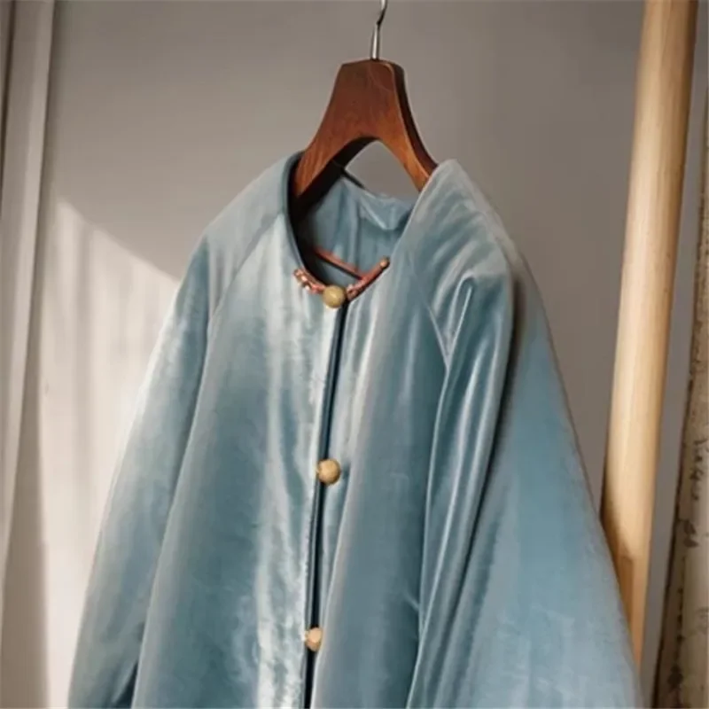 

Новинка 2023 года, зимняя стеганая куртка с пуговицами-лягушкой, синяя бархатная женская стеганая куртка в китайском стиле с длинным рукавом, мягкая теплая повседневная женская верхняя одежда