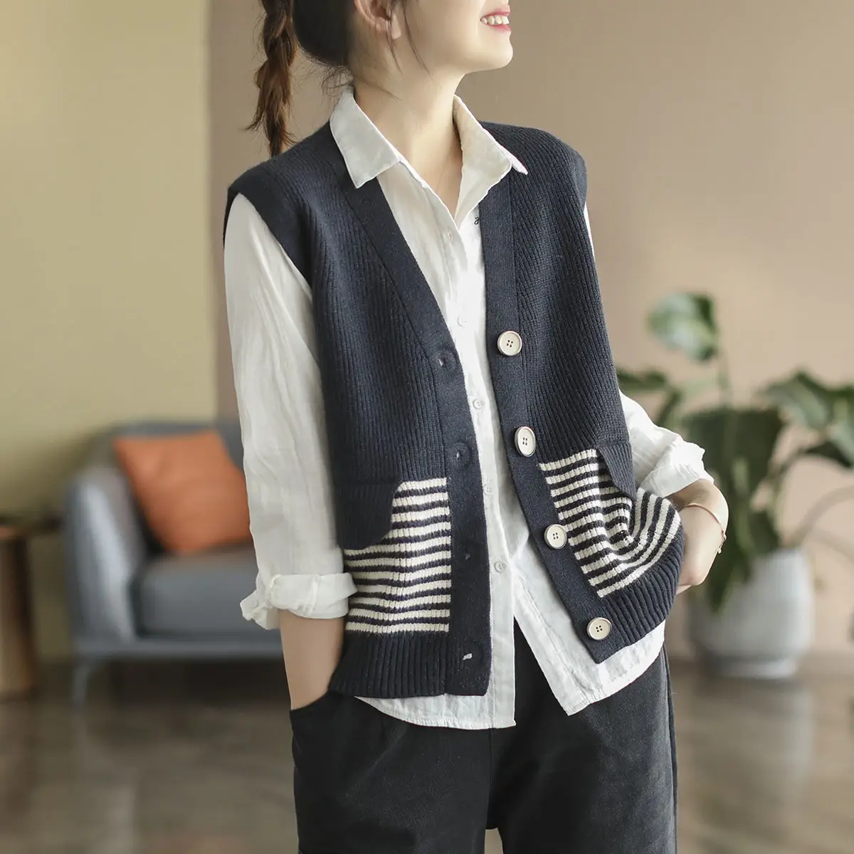 

Spring Autumn 2022 New Style Literature Art Retro Knitted Cardigan Vest Sweater Jacket Women Loose Outer Jacket Women