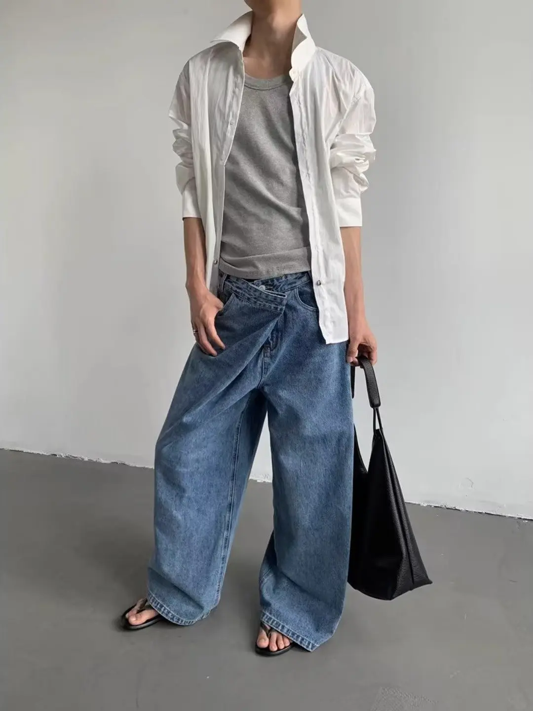 

Retro American Waed Denim Jeans Men's High Waist Wide Leg Floor-Length Casual Trousers Slanted Button Design Jeans
