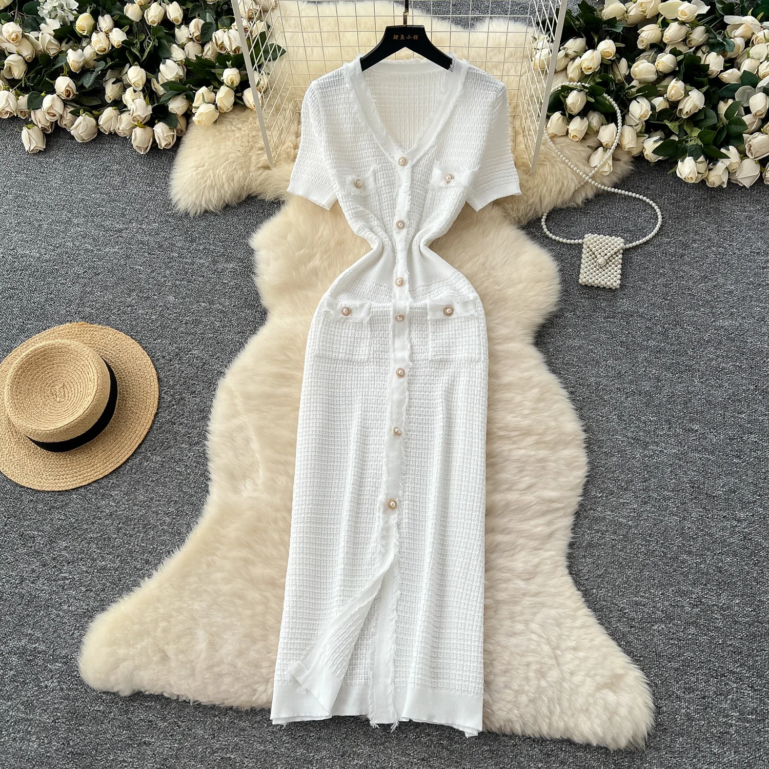 2025 니트 바디콘 시크 롱 선드레스 신상 여성 V넥 반팔 싱글 버튼 디자인 밴딩 허리 시스 스트라이프 드레스