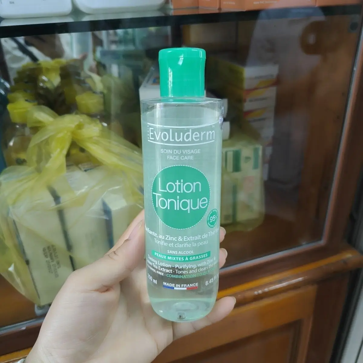 Quick-Absorb Viet  Lotus & Beta-Glucan Hydrating Face Mist, Refreshes Tight Dry Skin, For Reactive Complexion, Light Fluid