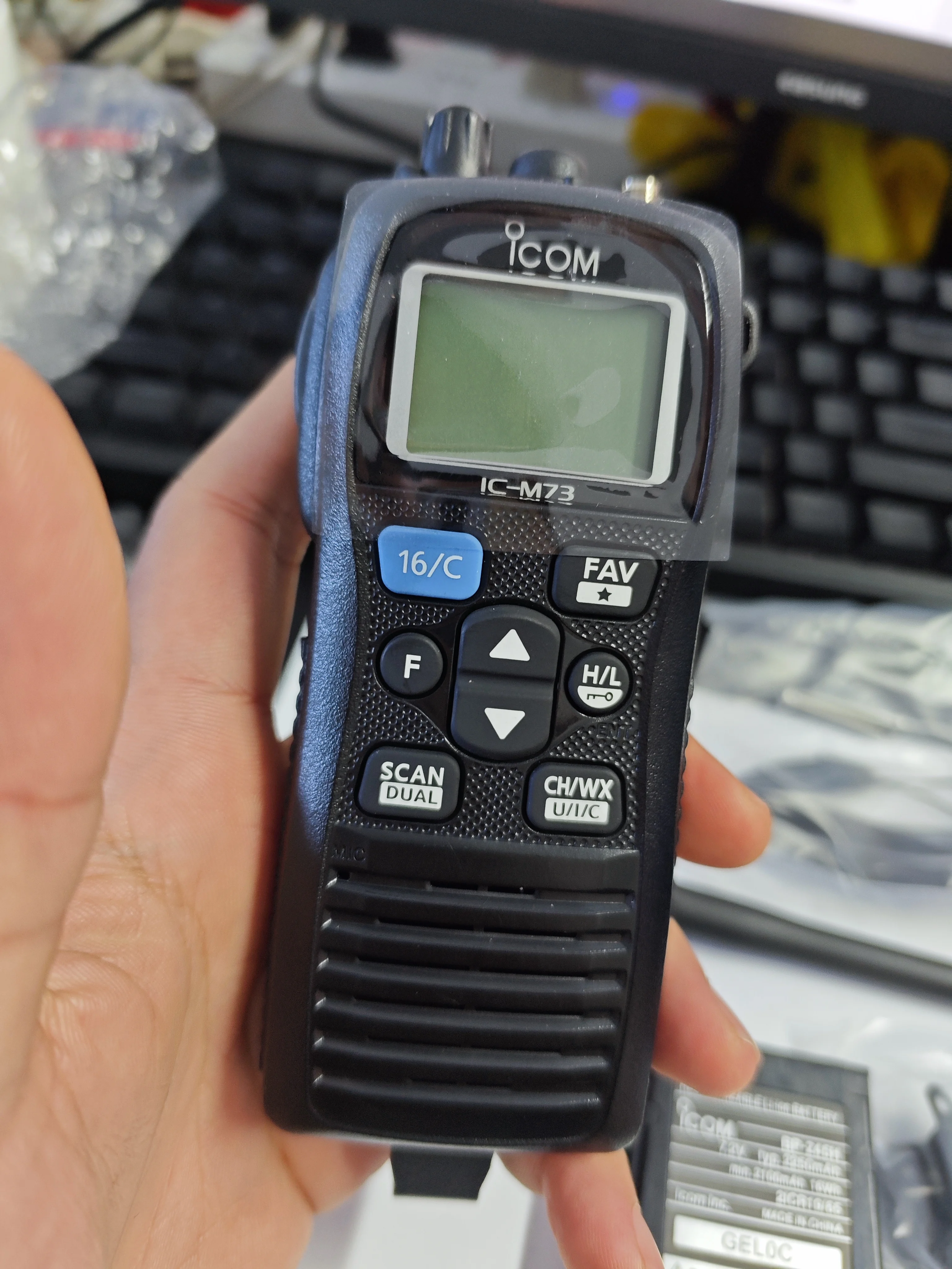 6W Floating Lightweight VHF Radio IC-M73 Marine Transceiver IPX8 Waterproof Walkie Talkie ICOM IC-M73 Portable Two Way Radio