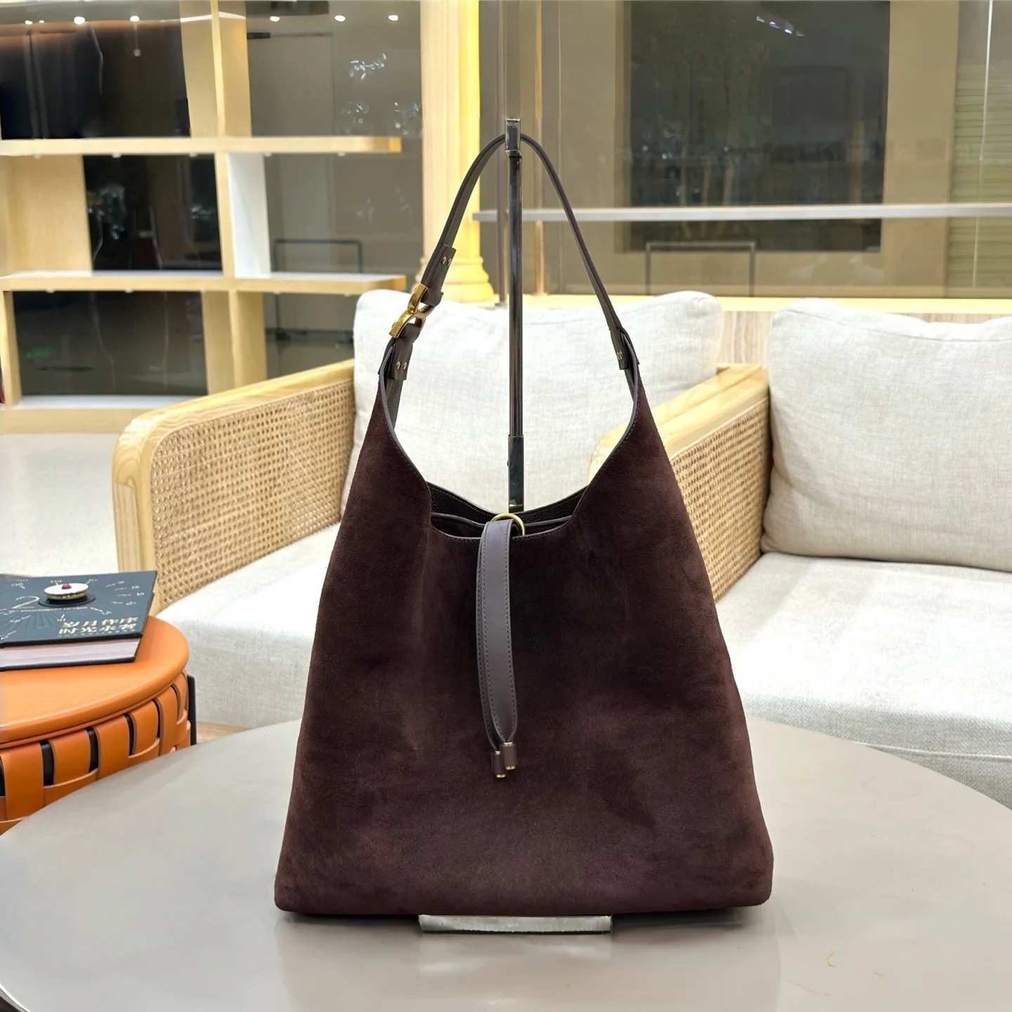 

Suede Hobo Bag 2026 New Women Genuine Leather Soft Large Capacity Shoulder Bag Crossbody Bag For Daily Commuting