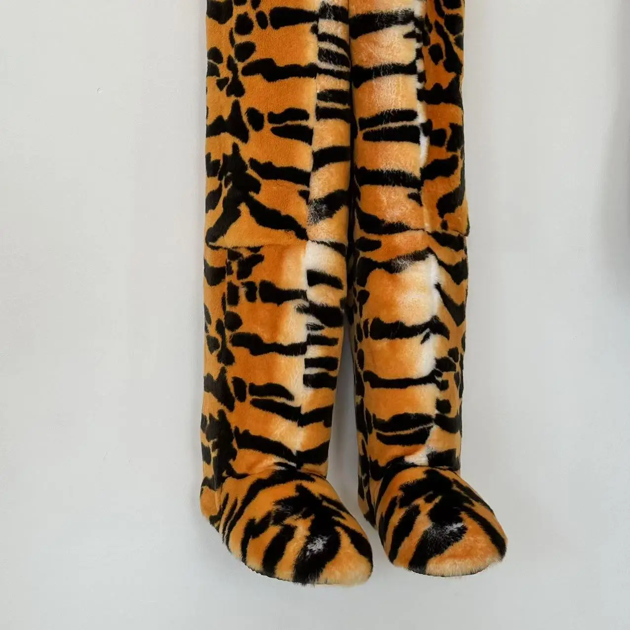 

Зимние ботинки 105 см. Меховые ботинки. Женские зимние ботинки на меху. Пушистые теплые меховые шерстяные ботинки. Модные плюшевые ботинки. Женские ботинки из меха кролика рекс.