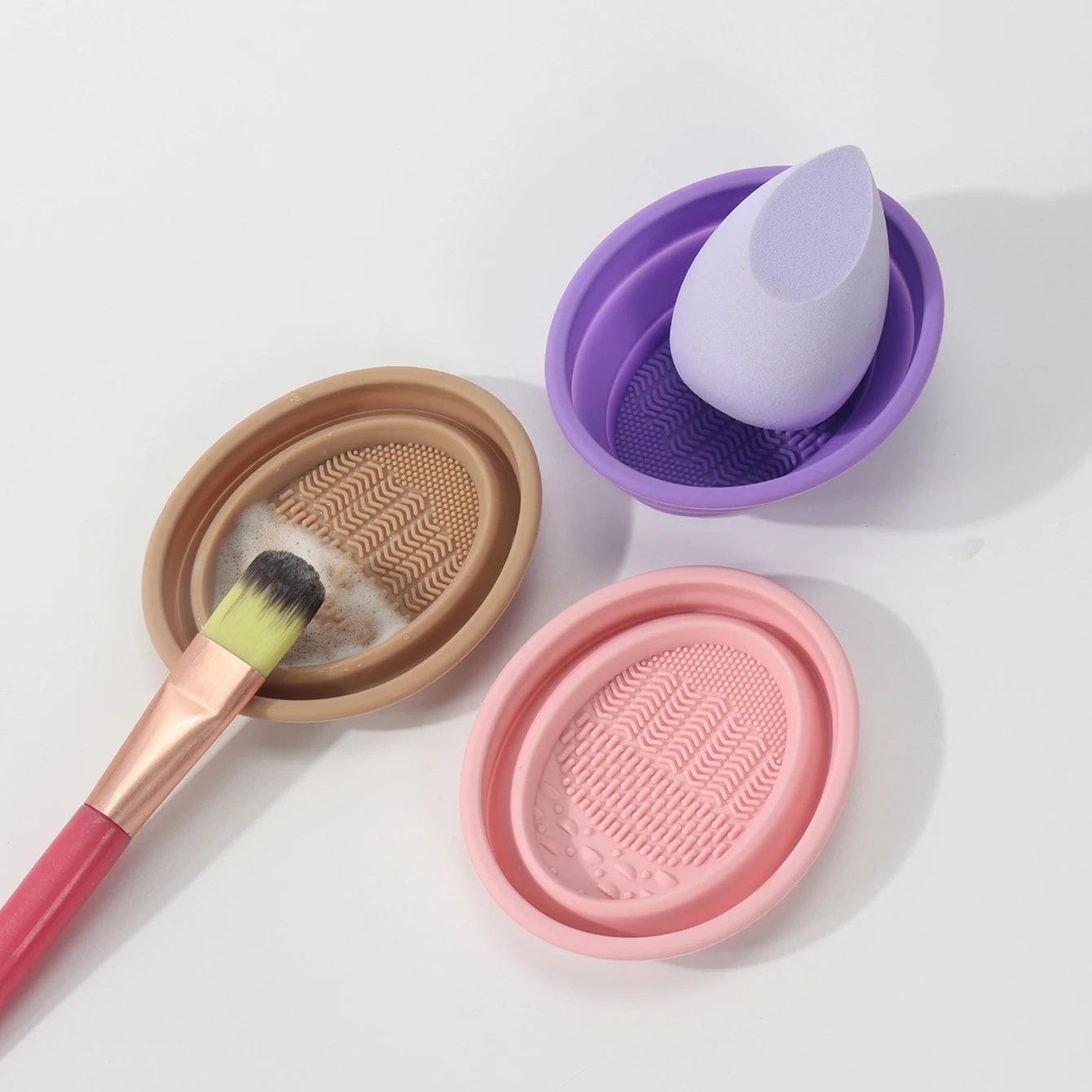 1/2 Reusable - Foldable Silicone Makeup Brush Cleaner - Portable Cleaning Tool, Suitable for Makeup Brushes and Powder Puffs