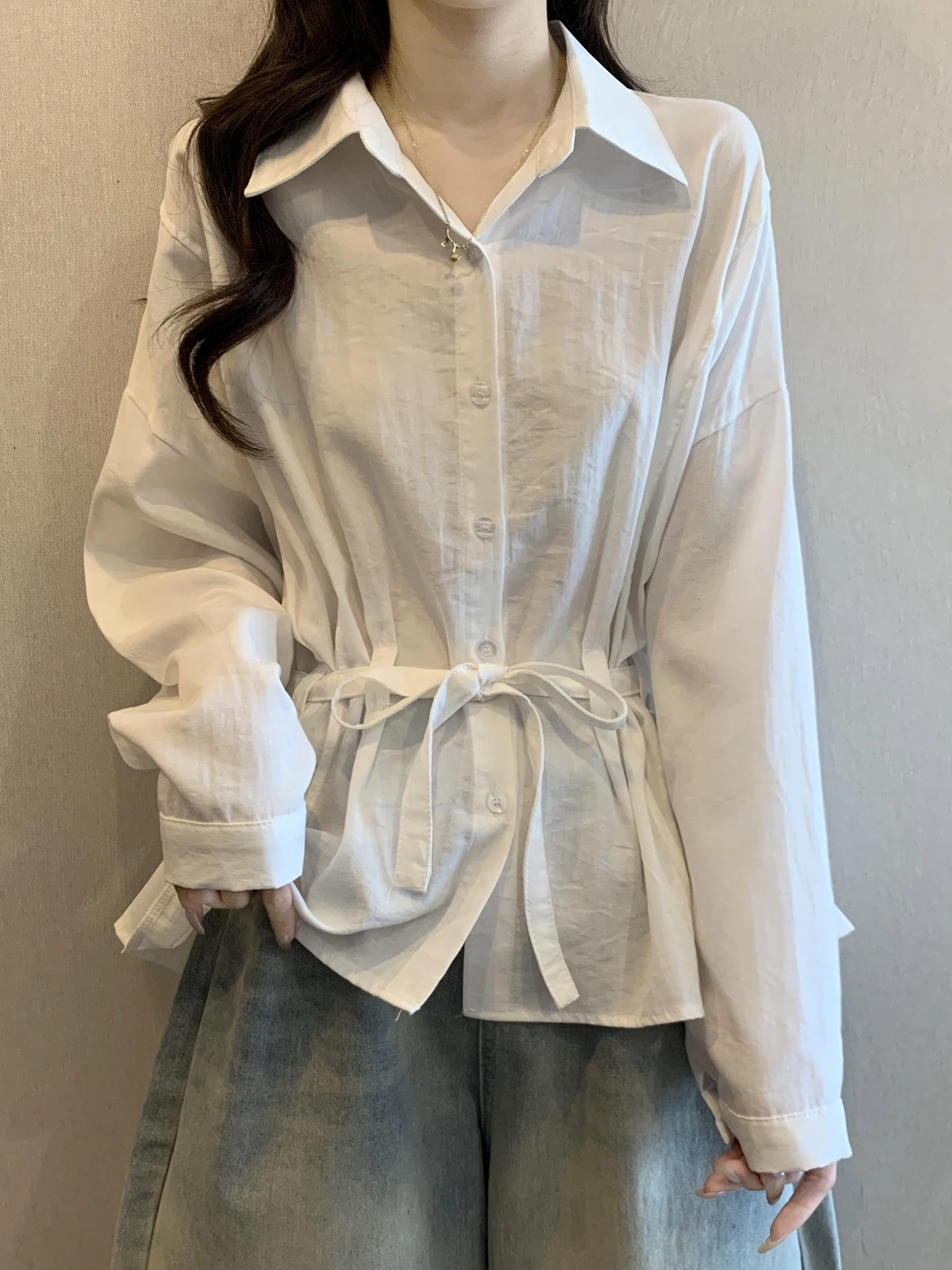 

Белая женская кофта с длинным рукавом для ранней весны, больших размеров, с эффектом похудения, с поясом, подчеркивающим талию, базовый топ в корейском стиле.