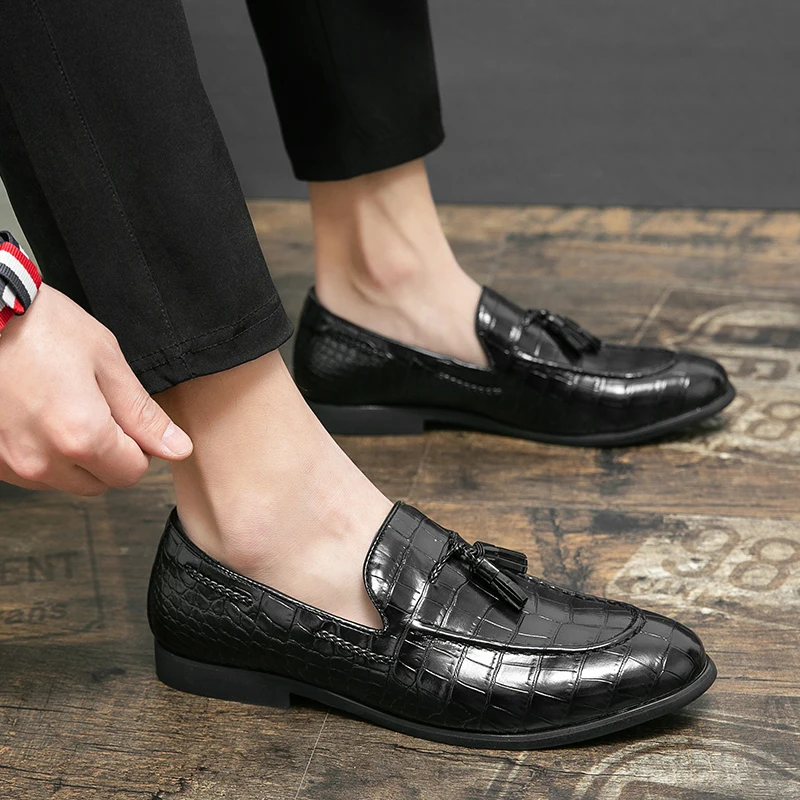 Klassieke Heren Casual Loafers Rijden Schoenen Mocassin Mode Mannelijke Comfortabele Herfst Leren Schoenen Mannen Luie Kwastjes Jurk Schoenen