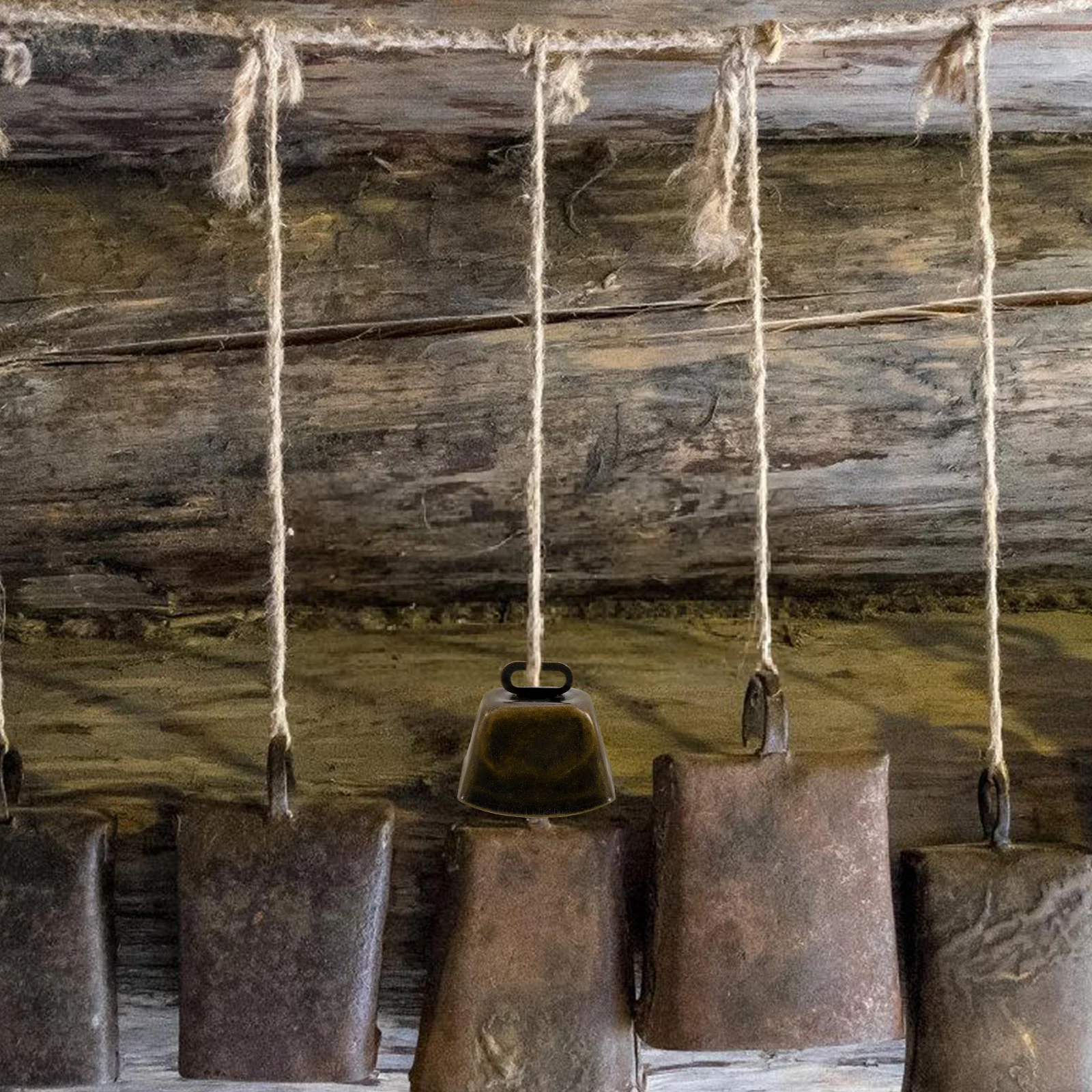 

4Pcs Vintage Cowbell Mini Iron Hanging Metal Decorative Loud Ringing Farm Bells for Sheep Horse Collar Craft Mini Iron Bells