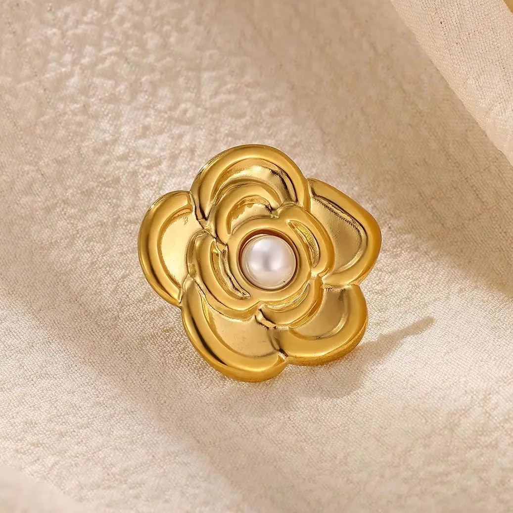 Imitationsperlen-Blumenbrosche für Damen, Elegantes Goldfarbenes Edelstahl-Accessoire für Kleidung, Weihnachtsparty-Geschenk