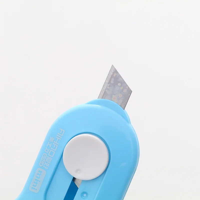 Portable Utility Knife Mini Paper Cutter Cutting Paper Razor Blade Office Stationery Cutting Supplies Random Color