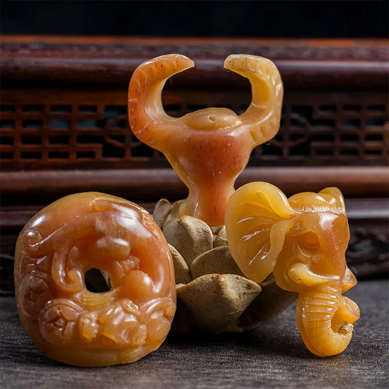 Camel bone carving of Guan Gong's 