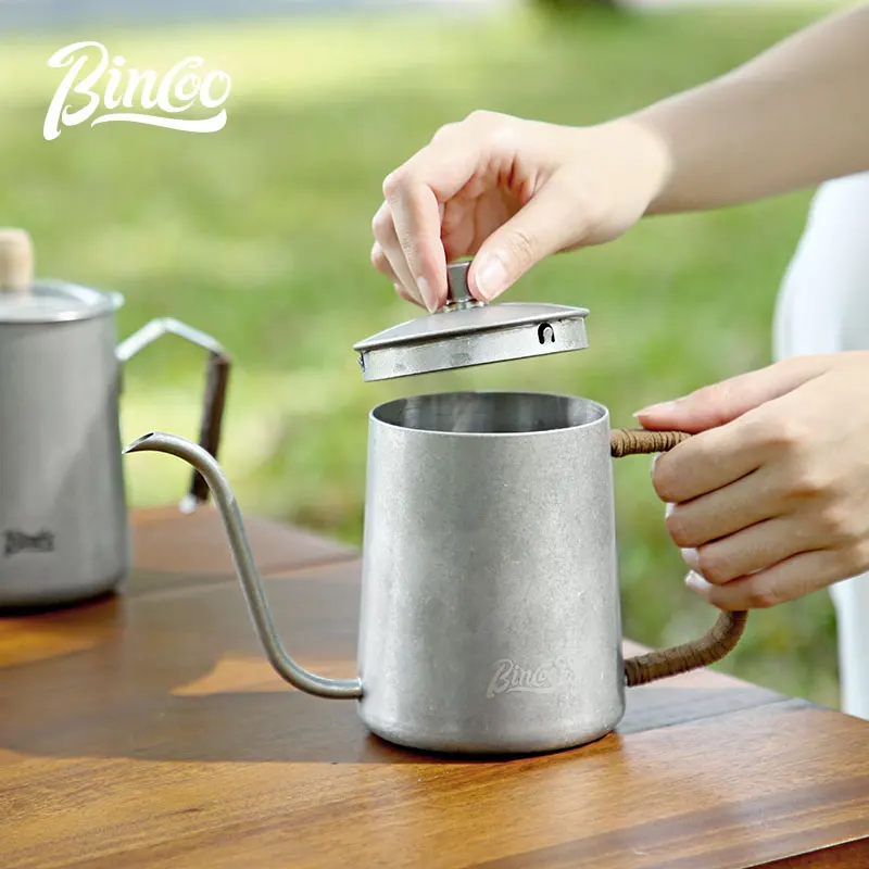 Bincoo 600ML Jute Rope Handle Pour Over Coffee Kettle Stainless Steel Carafe with Heat Insulation Curved Spout for Coffee & Milk