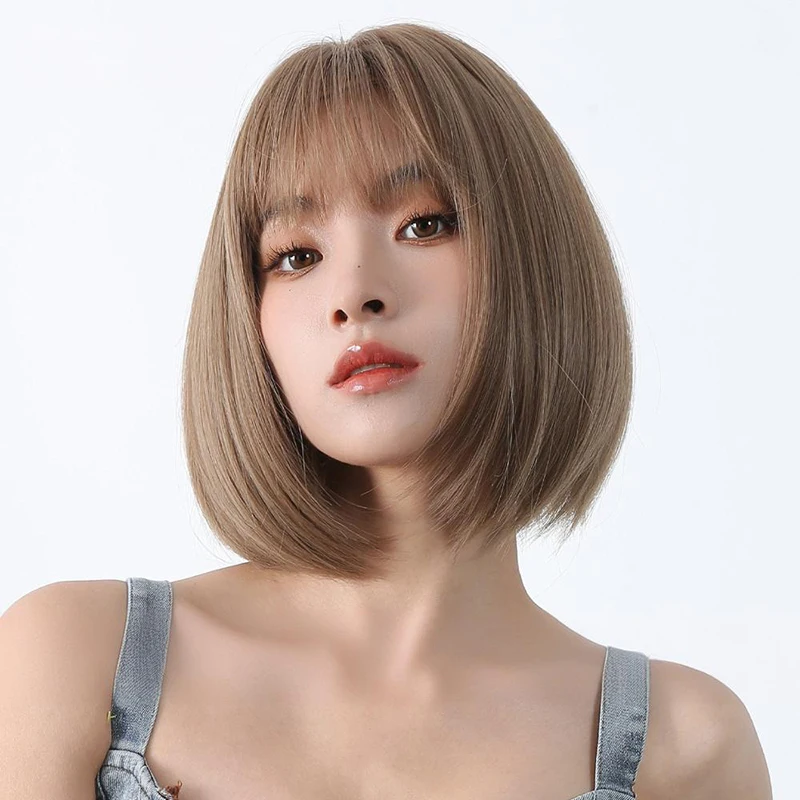 تسريحة بوب الصيفية الجديدة هي باروكة صناعية رقيقة وطبيعية مناسبة للحفلات اليومية النسائية وأزياء الهالوين