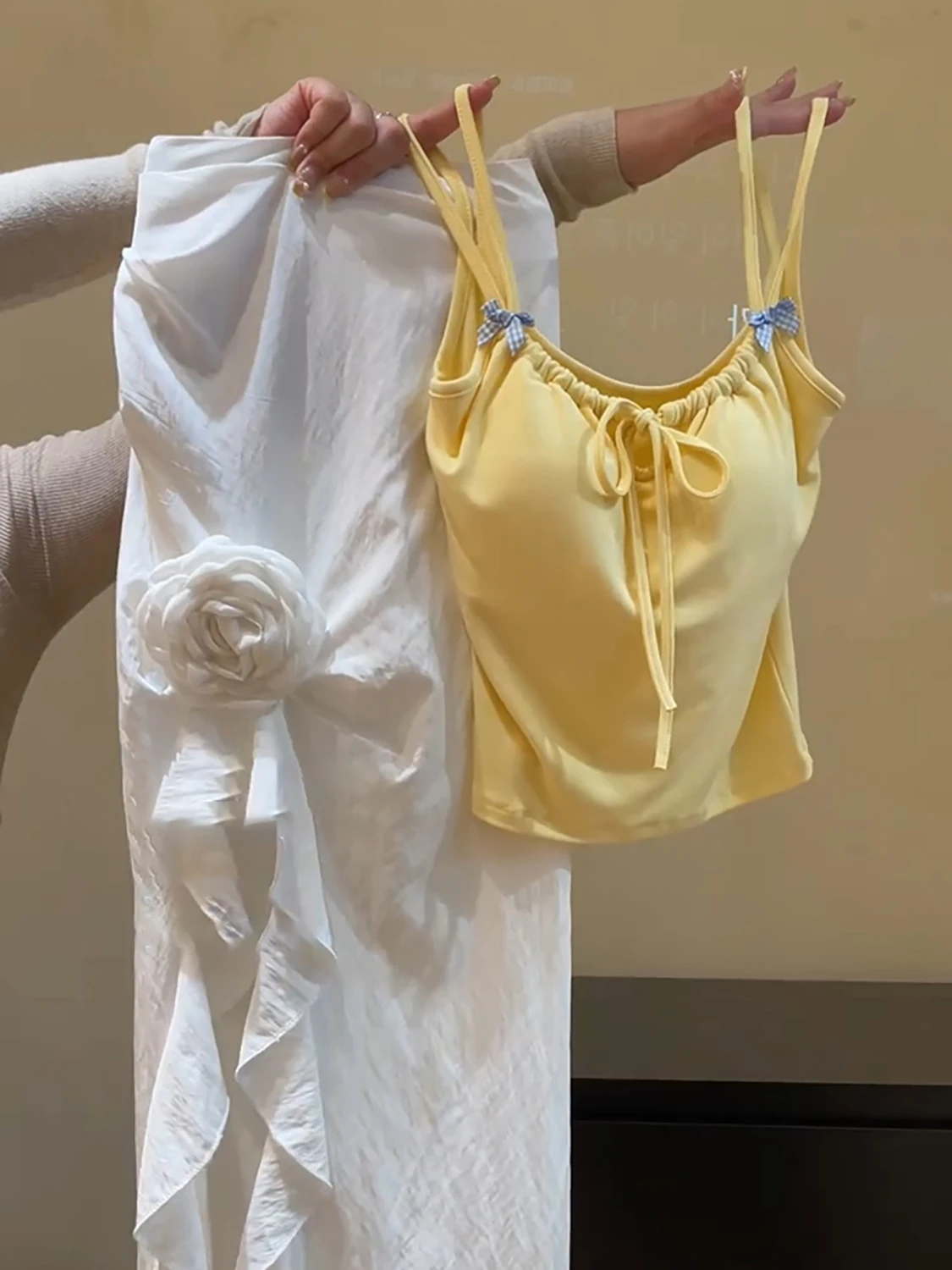 Sweet Girl Style Knot Strap Vest Women's Spring Summer Slimming Inner Wear Yellow Top with Chest Pad Short Length S...