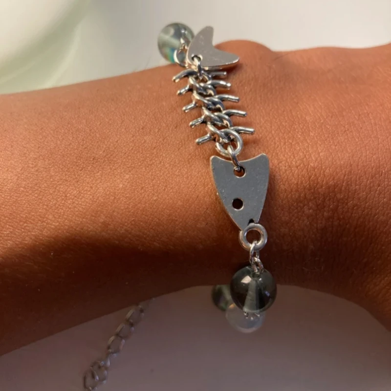 Bracciale con perline a lisca di pesce |