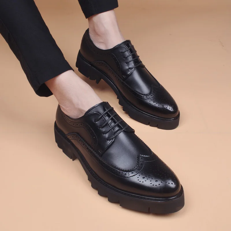 men luxury fashion carved brogue shoes black trend lace-up derby shoe wedding party dress original leather platform footwear man