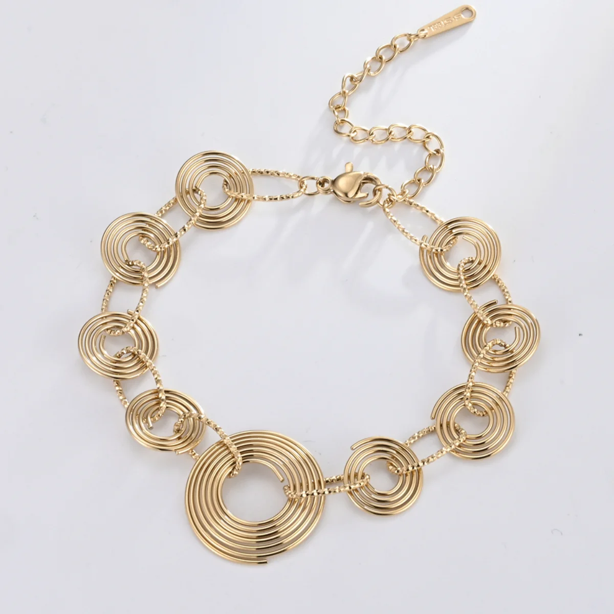 Stainless Steel Gold Color Loop Geometric Bracelet For Women New Fashion Waterproof Wrist Chain Jewelry New Gift For Grilfriend