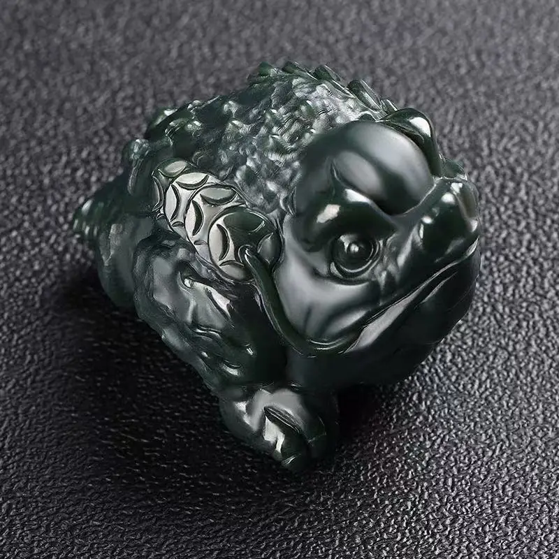 

Natural Hetian Jade Handheld curio three-dimensional Hand Carved Production Golden Toad Pendant Delicate Fine Jewelry Add cert