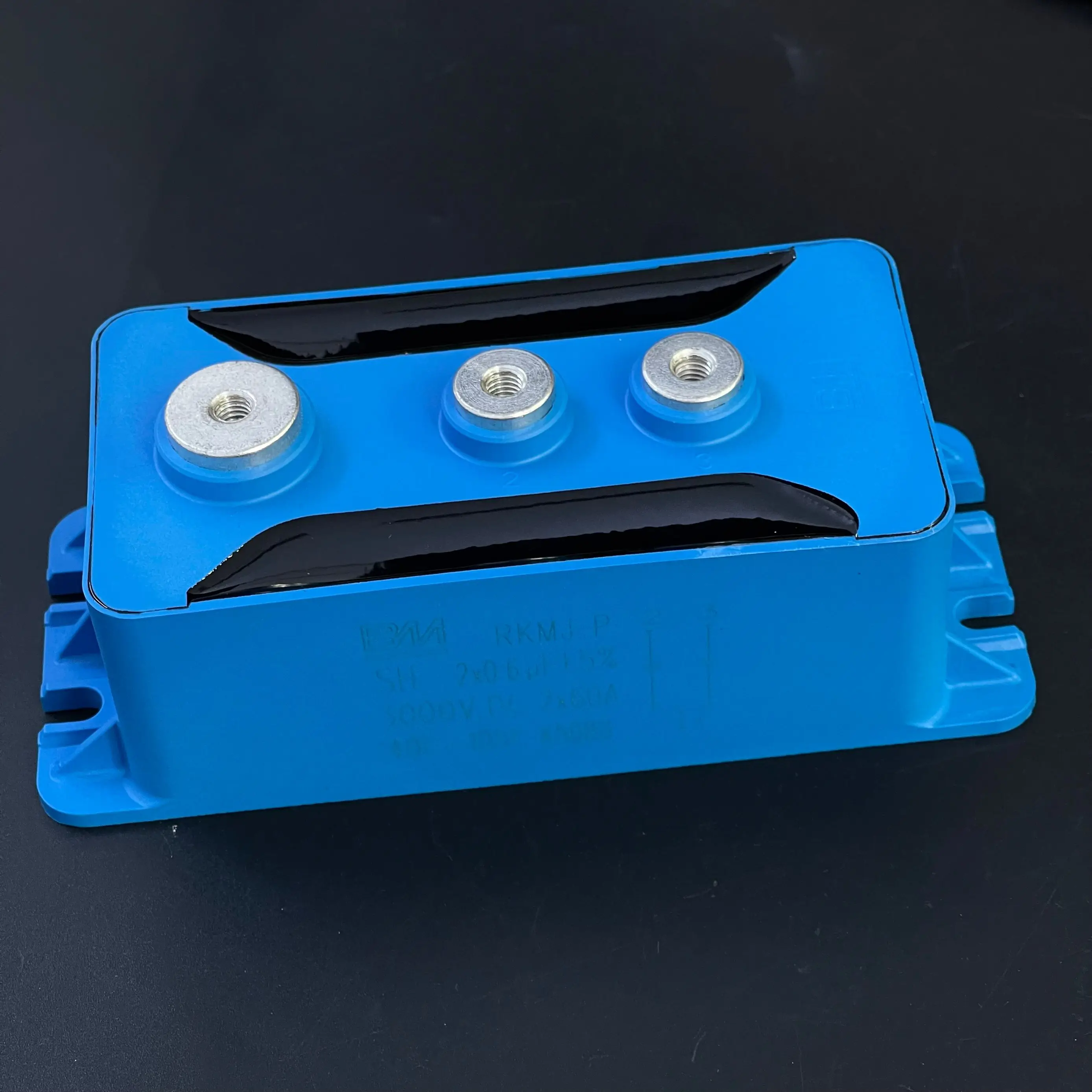 

Совершенно новый оригинальный BM MKPH-R 2*0,6 мкФ 2*0,7 мкФ 3000 В 60 А коммерческий резонансный модуль конденсатора