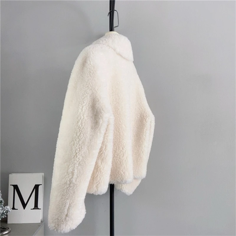 2024 Fall and Winter New Lambswool Fur Buckle Short Jacket Women Sheep Shearling Pure Wool Warm Coat PT4127