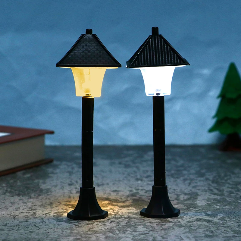 1:12 Dollhouse Miniature Park Street Lamp LED Lamp Lantern Post Streetlight Deco