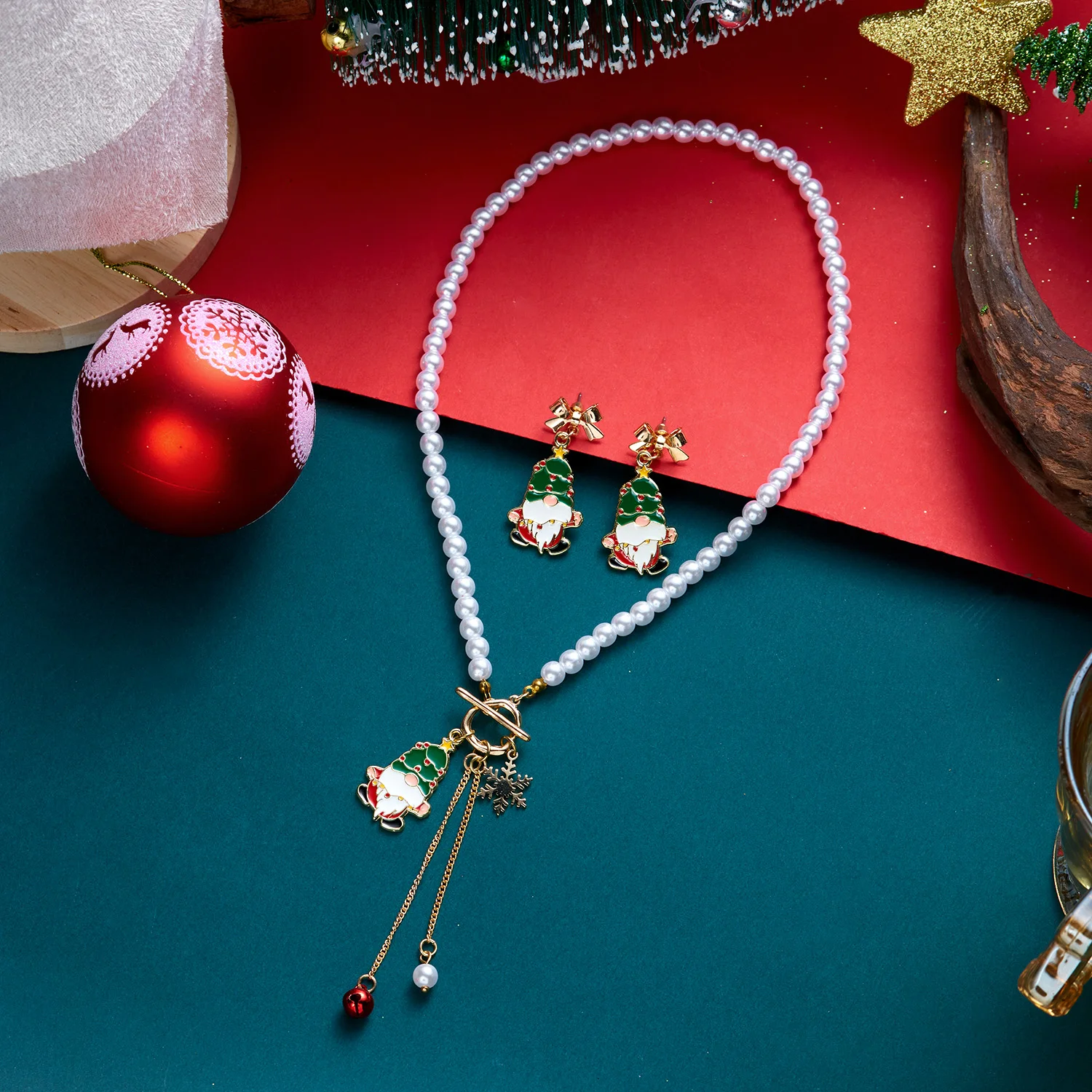 3-teiliges elegantes Perlenimitat-Halsketten- und Ohrring-Set für Weihnachten, Weihnachtsmann, Schneeflocken-Halskette, Neujahrsparty-Schmuck – Detail 4