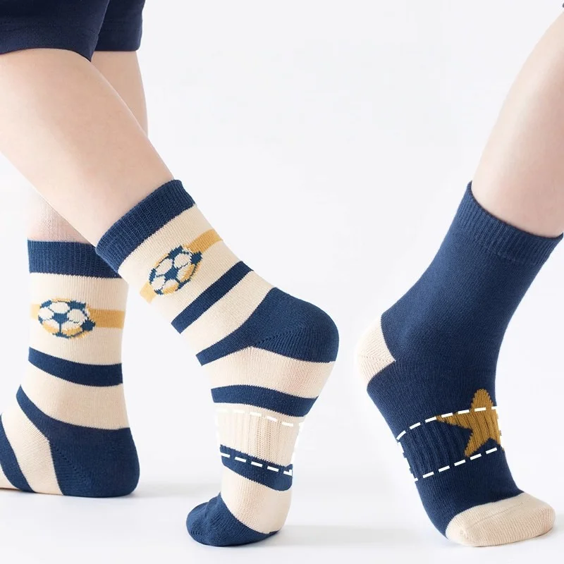 5 أزواج من الجوارب للأطفال للربيع والخريف جوارب قطنية للأطفال مخططة بنمط كرة القدم جورب 1-14T للأولاد بطول منتصف الساق