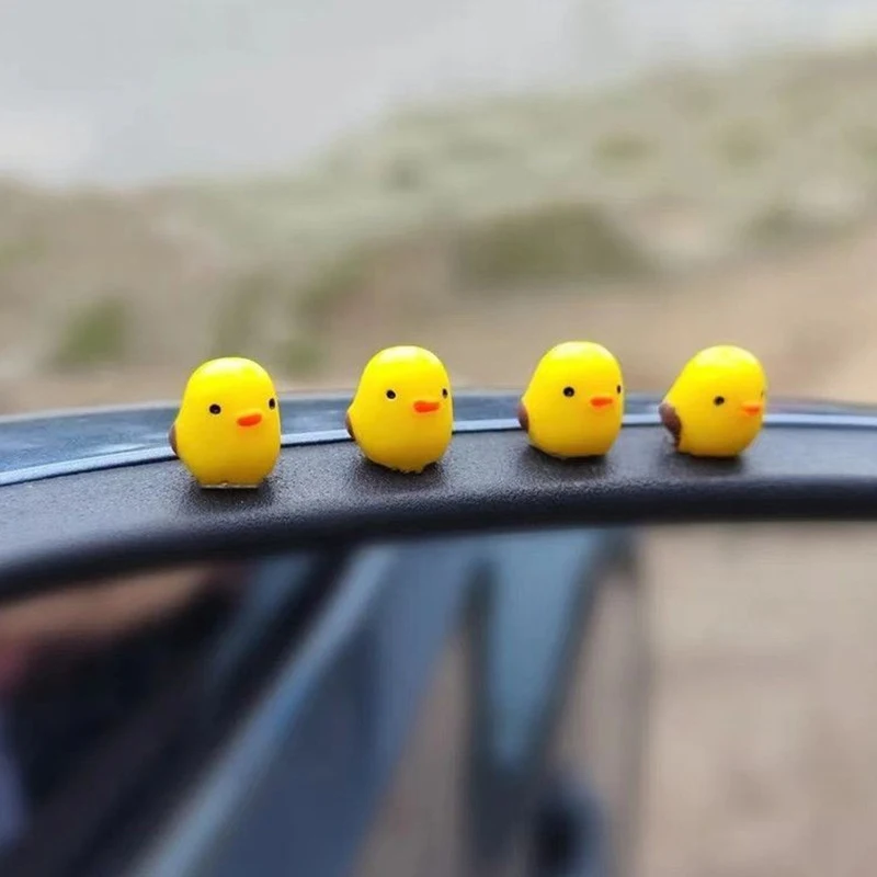 12PCS Cute Mini Chicken Car ornamenti decorativi Car Center Console specchietto retrovisore decorazione cruscotto auto decorazione