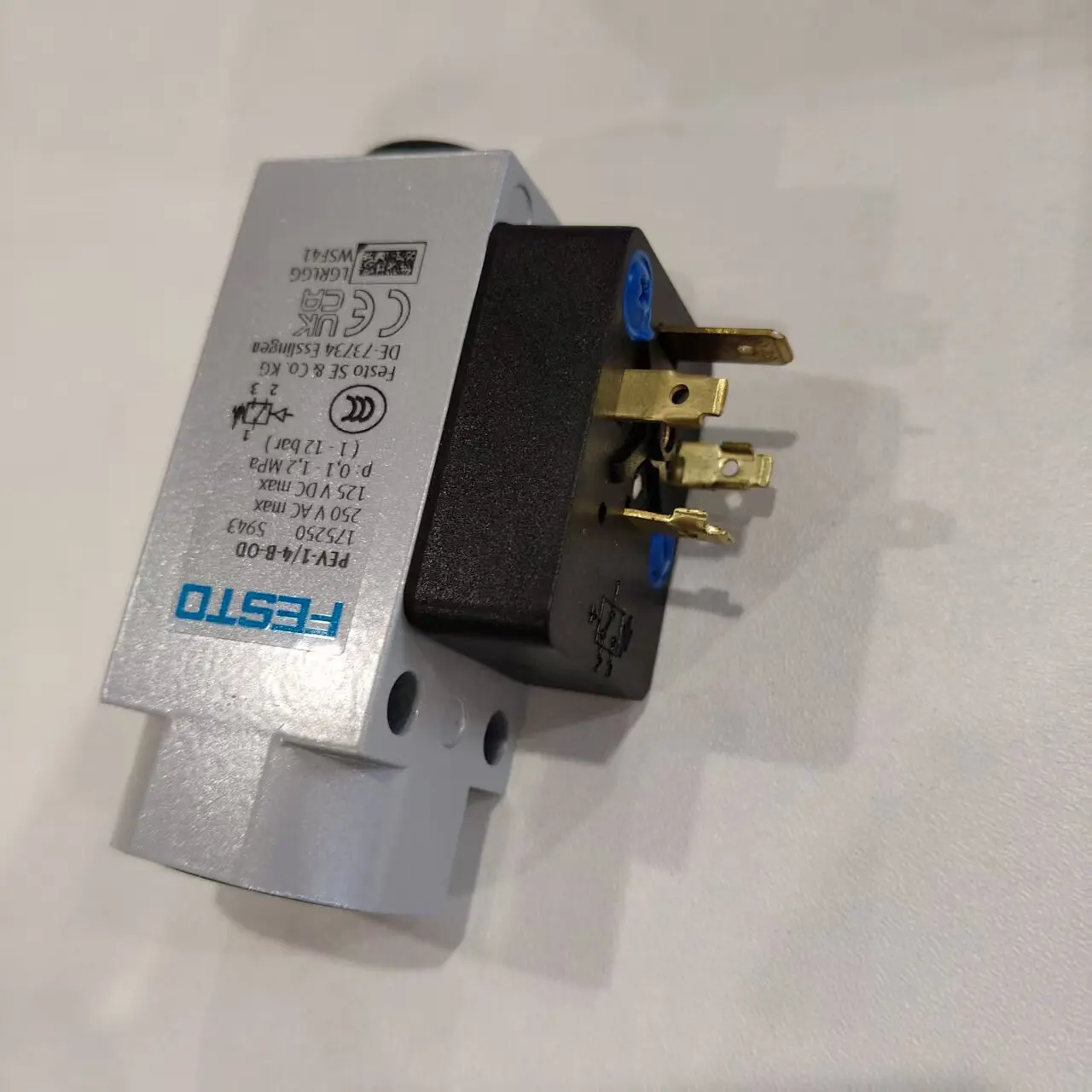 1pcs FESTO Pressure Switch PEV-1/4-B PEV-1/4-SC-OD VPEV-1/8 PEV-1/4-B-OD PEV-1/4-B-M12 PEV-1/4-SC-OD VPEV-1/8-M12 10773,175250