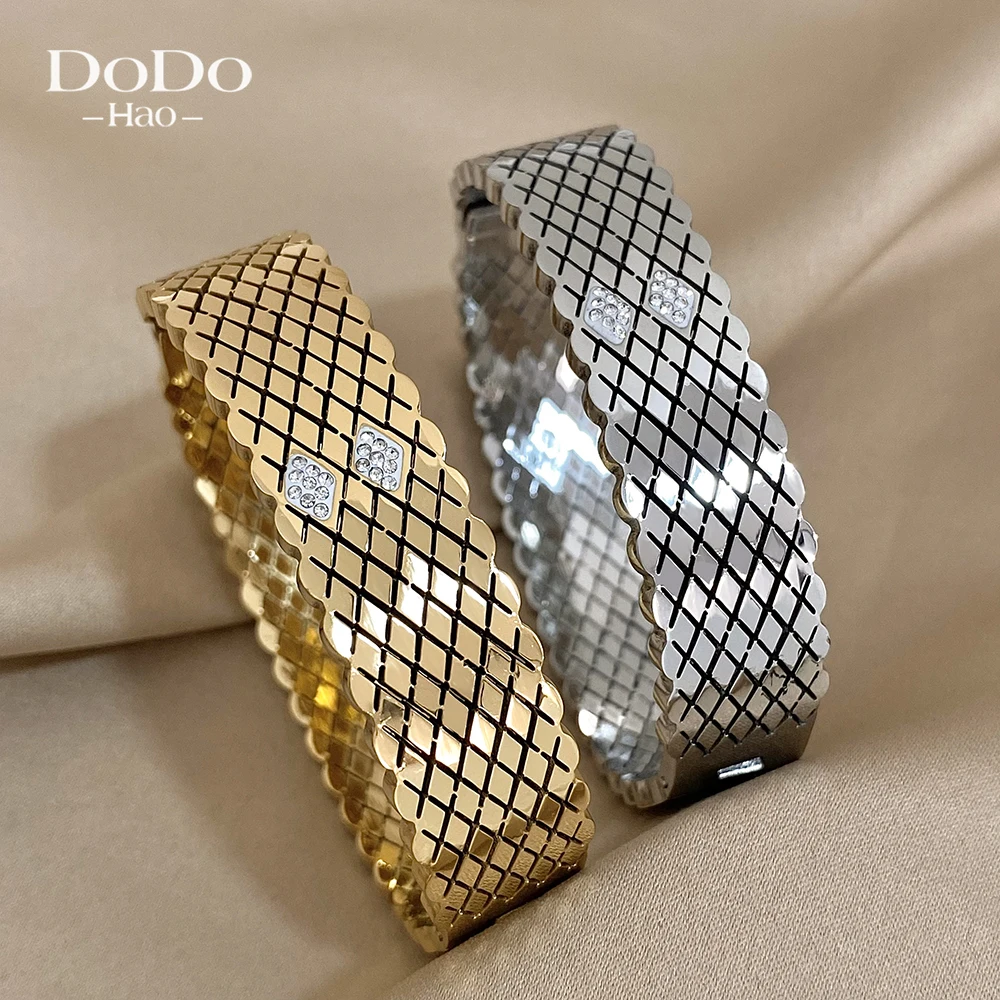 DODOHAO Fashion Chunky Gold Color Geometry Hollow Rhombus Wide Stainless Steel Bangles Bracelets for Women Waterproof Jewelry